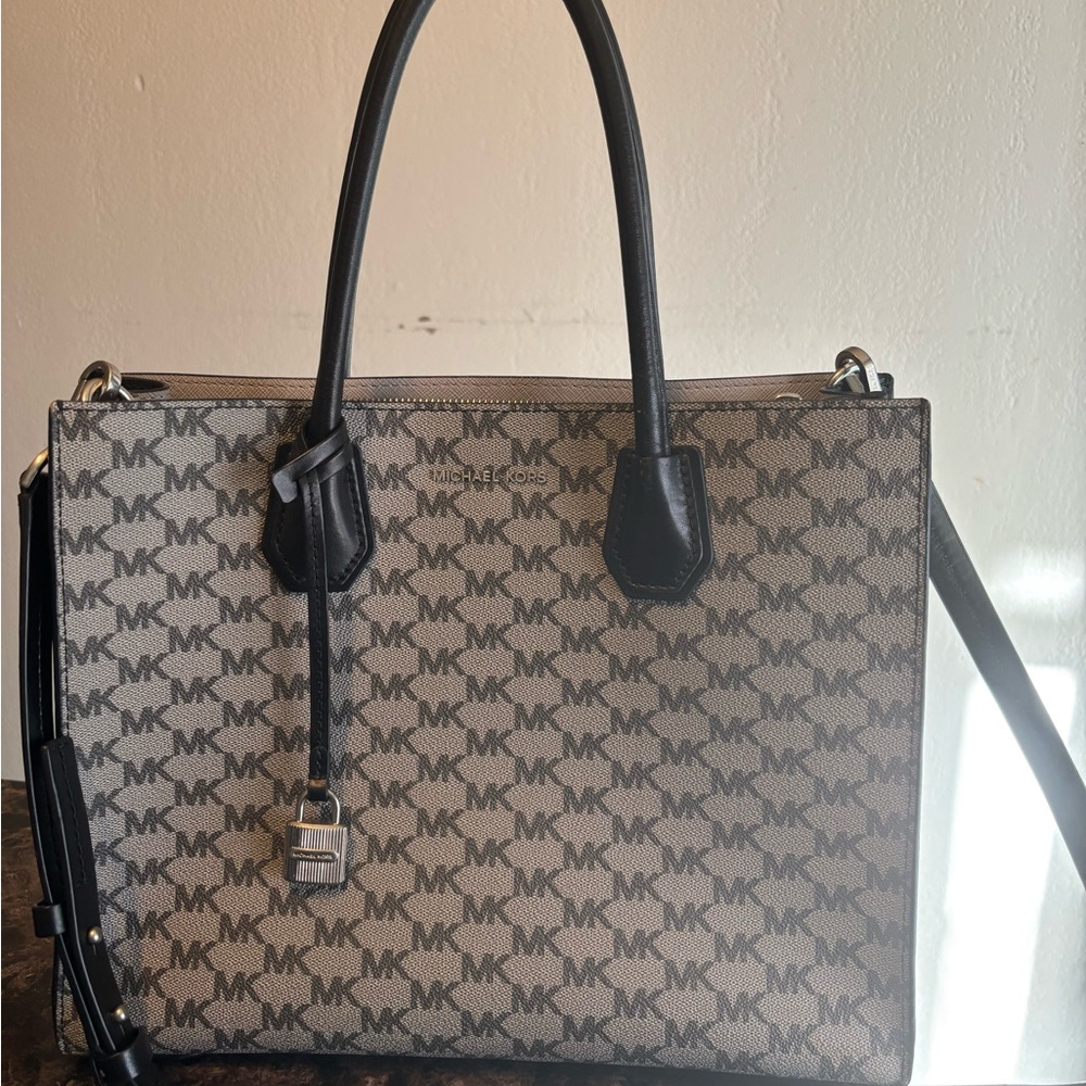 Mk purse